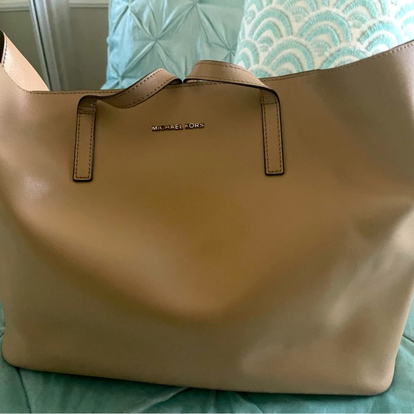 KORS Michael Kors Handbags - Michael Kors Ballet Pink Tote Bag